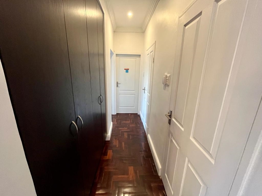 To Let 3 Bedroom Property for Rent in Sea Point Western Cape